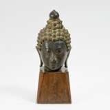 Buddhakopf mit grossen Locken und kugeliger ushnisha - Foto 1
