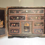 Kabinettkästchen aus Holz mit schwarzer Lackauflage - photo 3