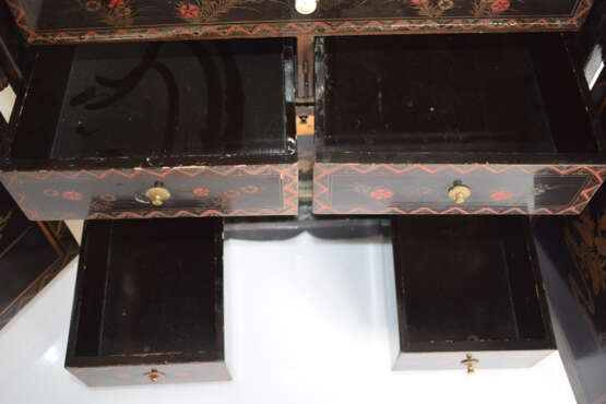 Kabinettkästchen aus Holz mit schwarzer Lackauflage - photo 5