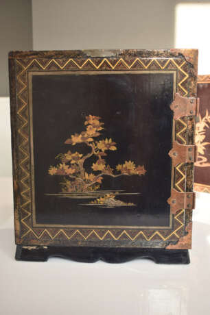 Kabinettkästchen aus Holz mit schwarzer Lackauflage - Foto 12