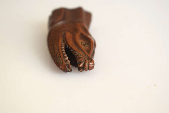 Netsuke eines Lachskopfes aus Buchsbaum - фото 5