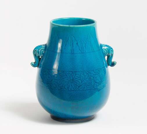Vase in hu-Form mit Elefantenhenkeln - Foto 1