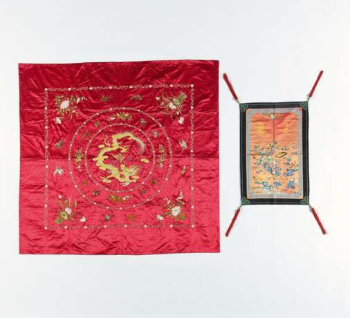 Tischtuch mit Drachen und Stuhllehenbehang mit Qilin - Foto 1