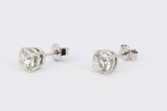 Solitaire-Ear-Studs - photo 4