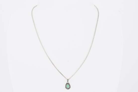 Emerald-Diamond-Set: 2 Necklaces, Bracelet, Ear Jewellery and 2 Rings - photo 25