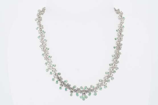 Emerald-Diamond-Set: 2 Necklaces, Bracelet, Ear Jewellery and 2 Rings - photo 5