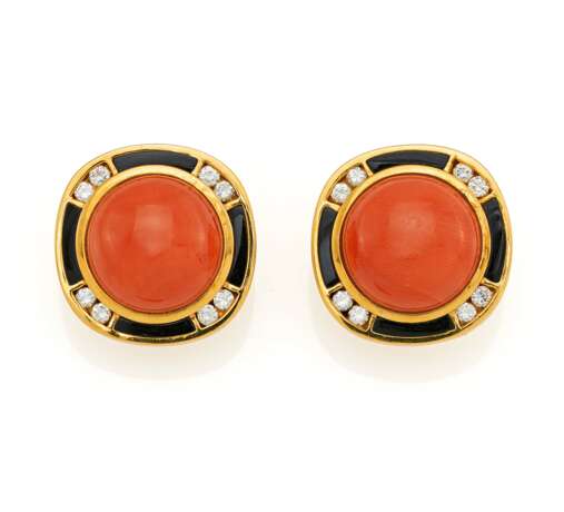 Coral-Onyx-Ear Clips - photo 1