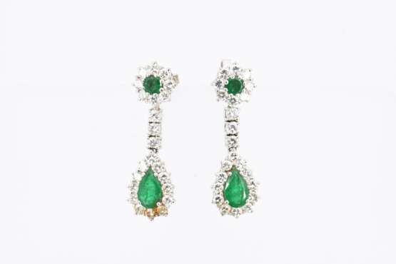 Emerald-Diamond-Set: Ear Jewellery and Brooch - фото 2