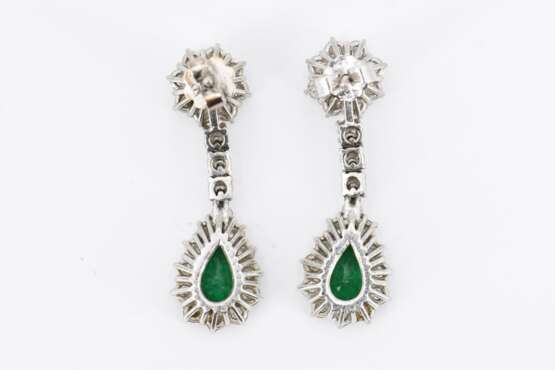 Emerald-Diamond-Set: Ear Jewellery and Brooch - photo 3