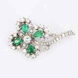 Emerald-Diamond-Set: Ear Jewellery and Brooch - photo 4