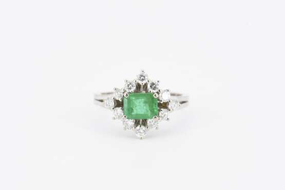 Emerals-Diamond-Cluster-Ring - photo 2