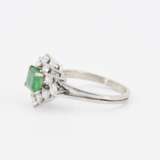 Emerals-Diamond-Cluster-Ring - фото 3