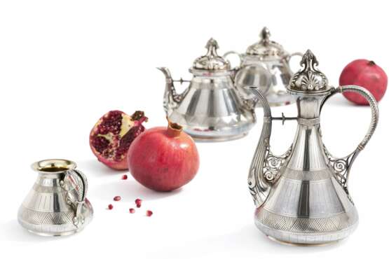 Oriental style silver coffee and tea set - фото 1