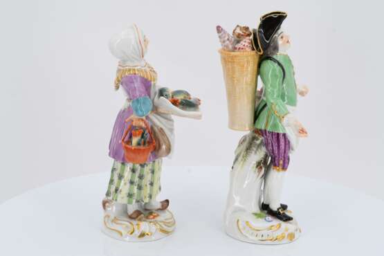 12 porcelain figurines from a series "Cris de Paris" - фото 18