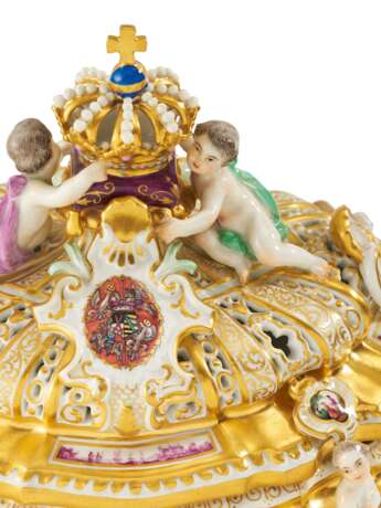 Porcelain crown tureen, so-called "Drüselkästchen" of Maria Josepha - Foto 8