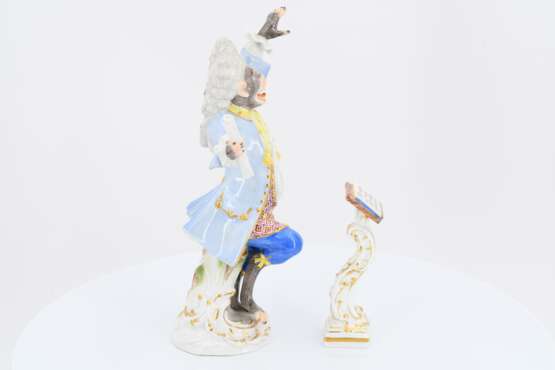 19 porcelain figurines and one music desk from the ape chapel - photo 13