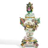 Monumental porcelain potpourri vase "Flora and Amor" - Foto 1