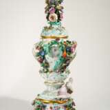 Monumental porcelain potpourri vase "Flora and Amor" - photo 4