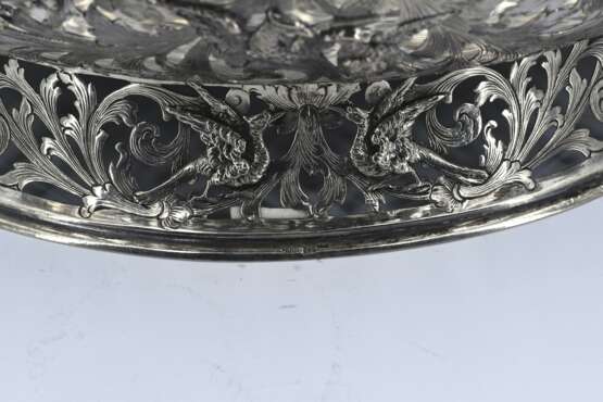 Pair of magnificent large silver bowls with garlands and birds of paradise - photo 4