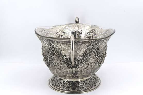 Pair of magnificent large silver bowls with garlands and birds of paradise - фото 17