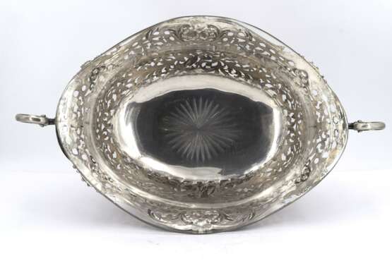 Pair of magnificent large silver bowls with garlands and birds of paradise - фото 19