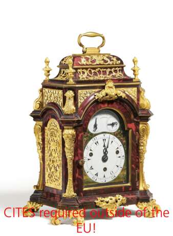 Exquisite George III Bracket Clock made of wood, tortoiseshell and firegilt bronze - photo 1