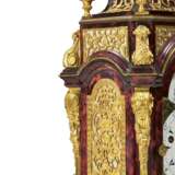 Exquisite George III Bracket Clock made of wood, tortoiseshell and firegilt bronze - photo 3