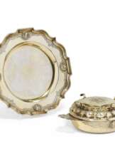 Gilt silver régence écuelle on stand