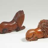 Two wooden lion figurines - фото 4