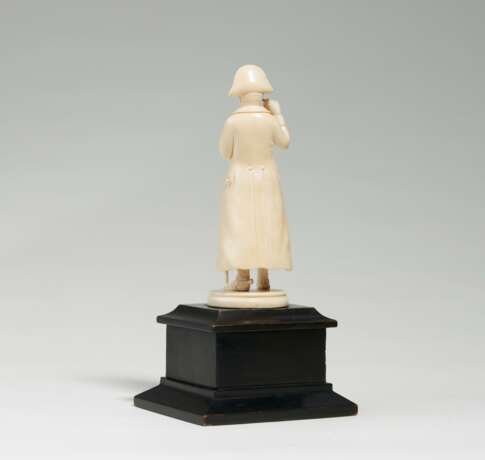 Ivory figurine of Napoleon Bonaparte - фото 3