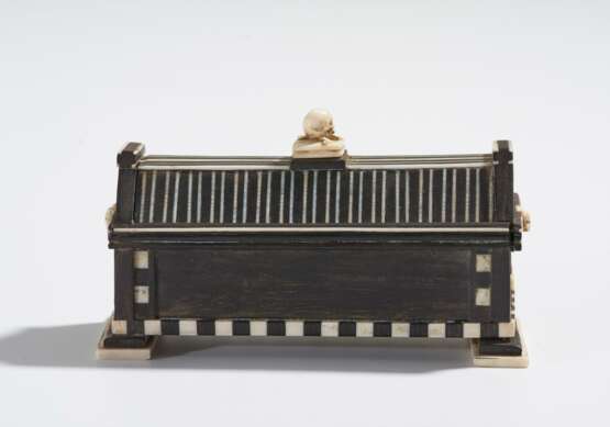 Little dead in coffin with secret mechanism made of ivory, wood and metal - photo 4