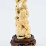 Ivory okimono with monkey and frogs on skull - фото 4
