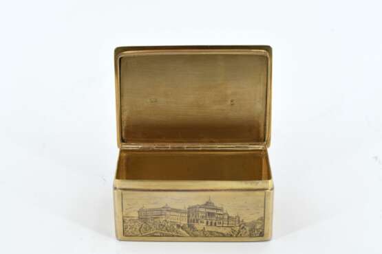 Two exquisite gilt silver and glass snuffboxes with cityscapes of rome in micro mosaic - фото 11