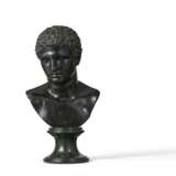 COPY OF AN ANTIQUE BRONZE BUST OF A YOUNG BOY. - фото 1