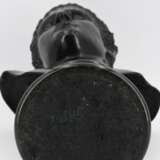 COPY OF AN ANTIQUE BRONZE BUST OF A YOUNG BOY. - Foto 2