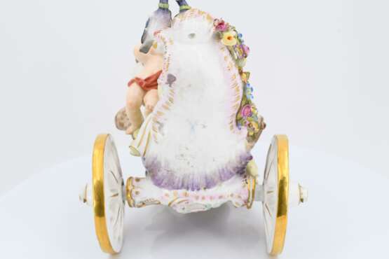 Porcelain figurine of Venus on carriage - photo 6