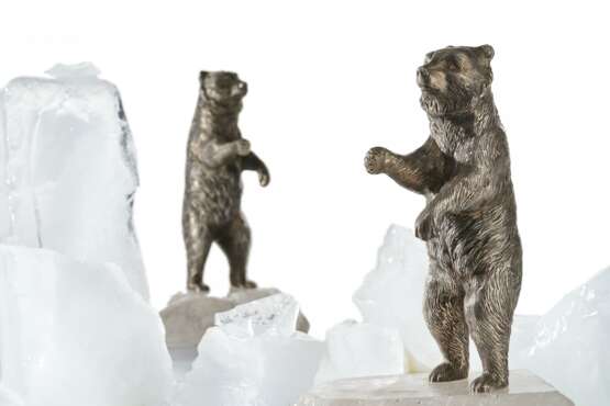 Silver figurine of a standing bear mounted on mountain crystal - photo 2