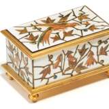 SMALL GILT METAL AND IVORY CHEST WITH PARROT INBETWEEN TWIGS - photo 2