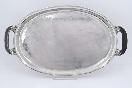 Large oval tray made of silver and wood - photo 2