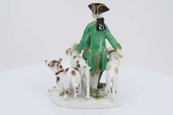Porcelain ensemble hunter with dogs - photo 4