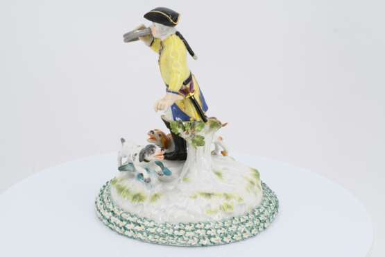Porcelain ensemble of hunters with bugle - Foto 3