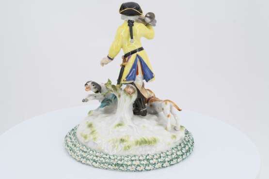 Porcelain ensemble of hunters with bugle - Foto 4