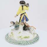Porcelain ensemble of hunters with bugle - photo 4