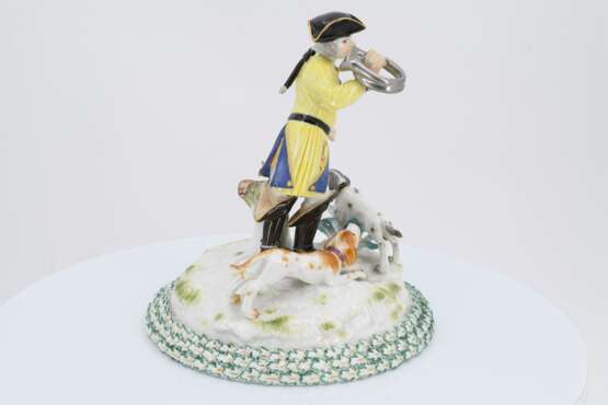 Porcelain ensemble of hunters with bugle - Foto 5