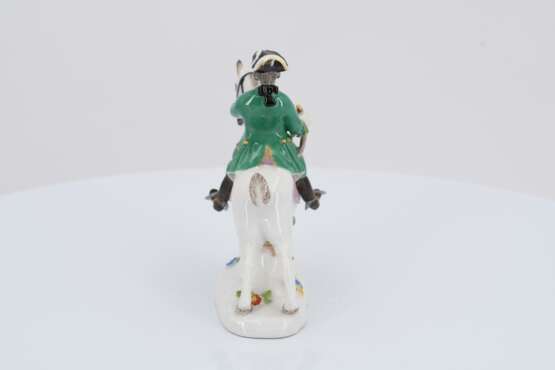 7 miniature porcelain figurines of hunters and huntresses - Foto 16