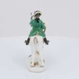 7 miniature porcelain figurines of hunters and huntresses - фото 16