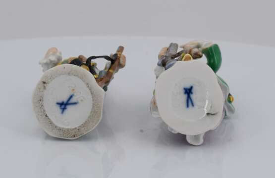 7 miniature porcelain figurines of hunters and huntresses - photo 1