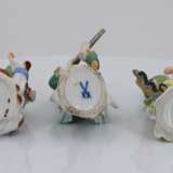7 miniature porcelain figurines of hunters and huntresses - фото 7