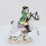 7 miniature porcelain figurines of hunters and huntresses - фото 9
