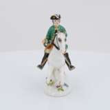 7 miniature porcelain figurines of hunters and huntresses - фото 13